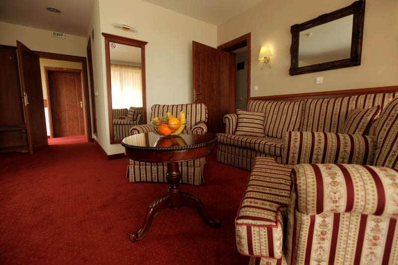 https://hotelbelvedere.com.mk/wp-content/uploads/2015/05/hotel_belvedere_ohrid_apartment-2.jpg